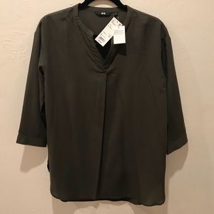 NWT Uniqlo Olive 3/4 sleeve Blouse